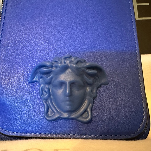Versace mini cross-body (NEW) AUTHENTIC - Picture 10 of 12